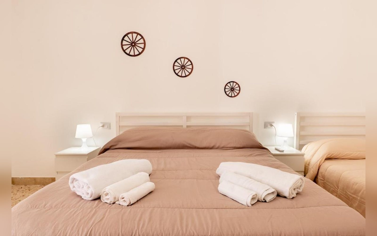 Holiday House Annunziata — Tre unità nel centro storico di Termini Imerese, 