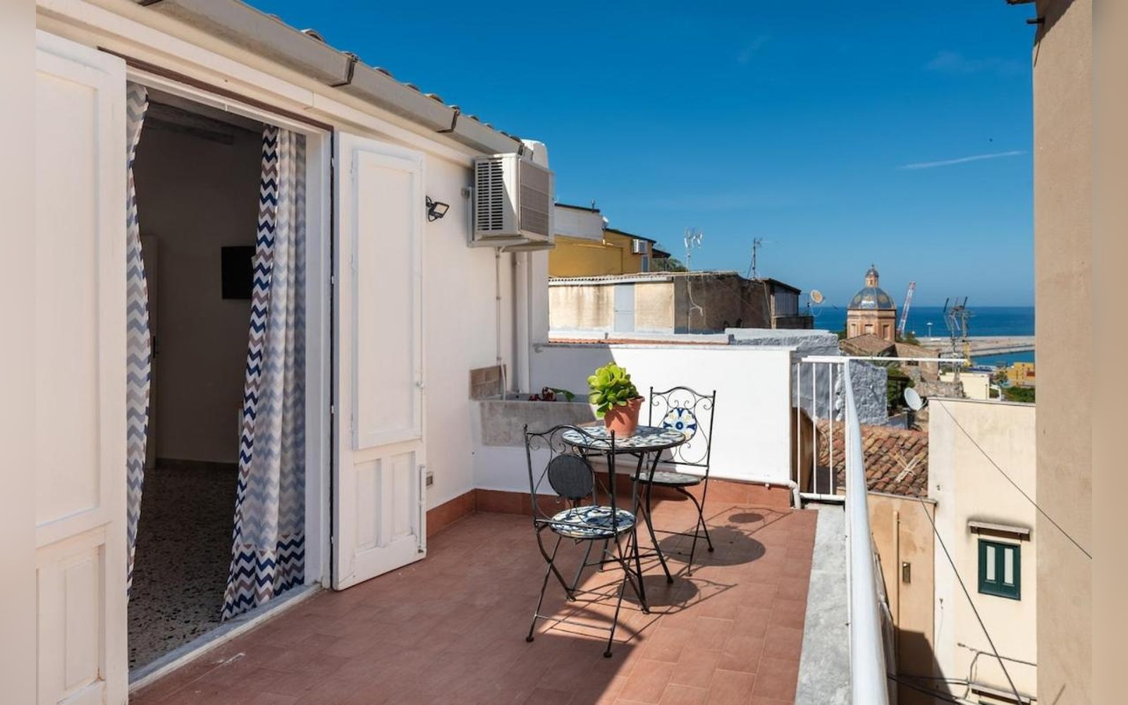 Holiday House Annunziata — Tre unità nel centro storico di Termini Imerese, 